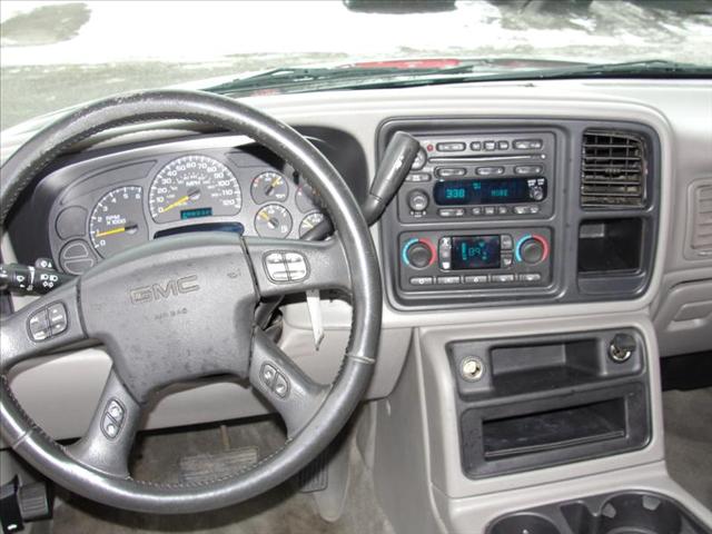 GMC Sierra 2005 photo 1