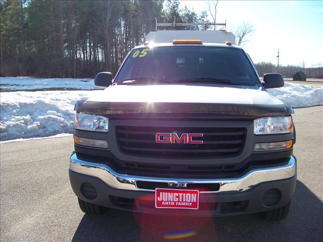 GMC Sierra 2005 photo 2