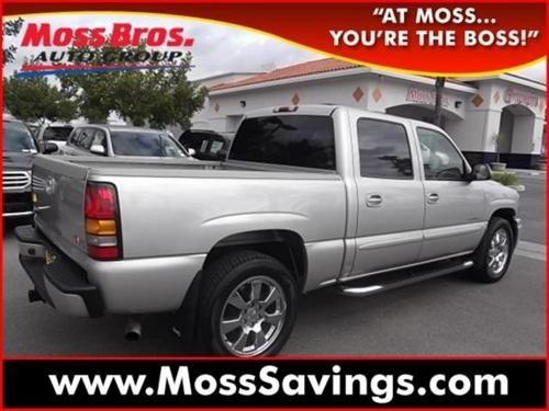 GMC Sierra 2005 photo 2