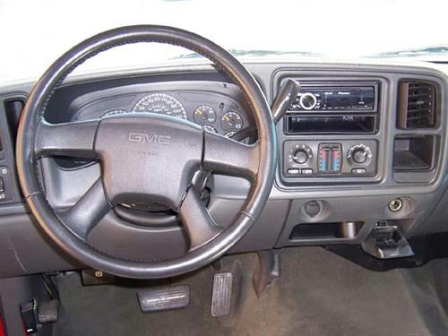 GMC Sierra 2005 photo 2
