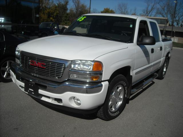 GMC Sierra 2005 photo 3