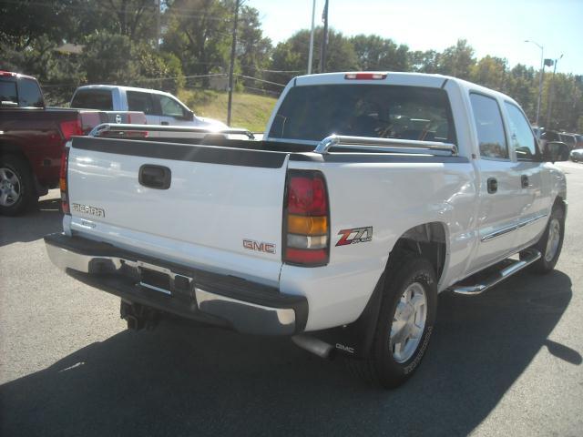 GMC Sierra 2005 photo 1