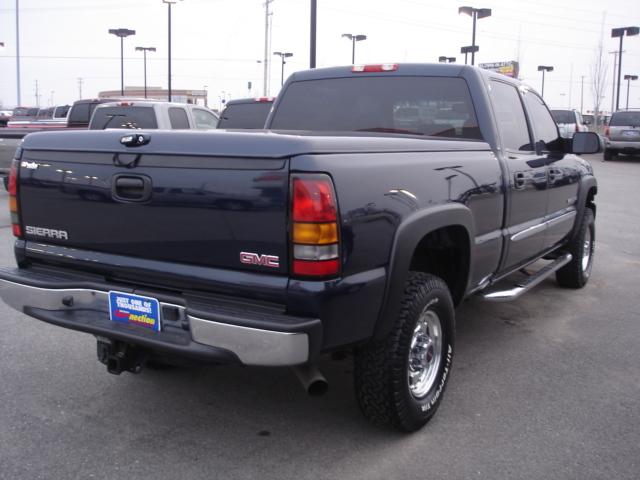 GMC Sierra 2005 photo 1