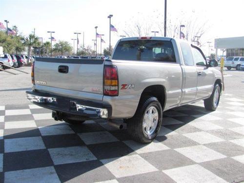 GMC Sierra 2005 photo 2
