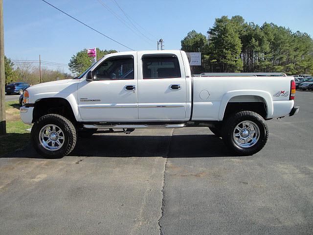 GMC Sierra 2005 photo 2