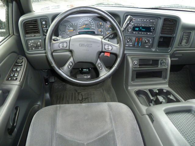 GMC Sierra 2005 photo 2
