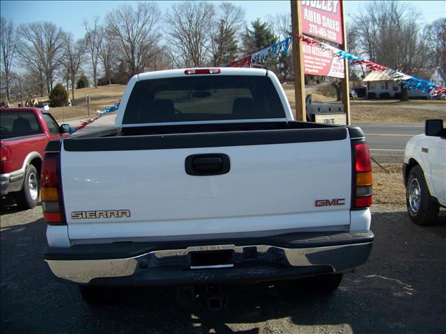 GMC Sierra 2005 photo 1