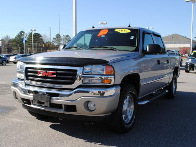 GMC Sierra 2005 photo 1
