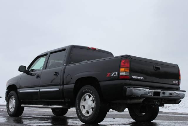 GMC Sierra 2005 photo 2