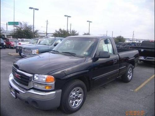 GMC Sierra 2005 photo 2