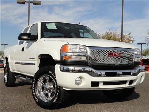 GMC Sierra 2005 photo 2