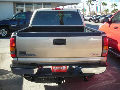 GMC Sierra 2005 photo 2