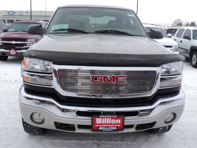 GMC Sierra 2005 photo 2