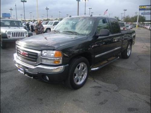 GMC Sierra 2005 photo 2