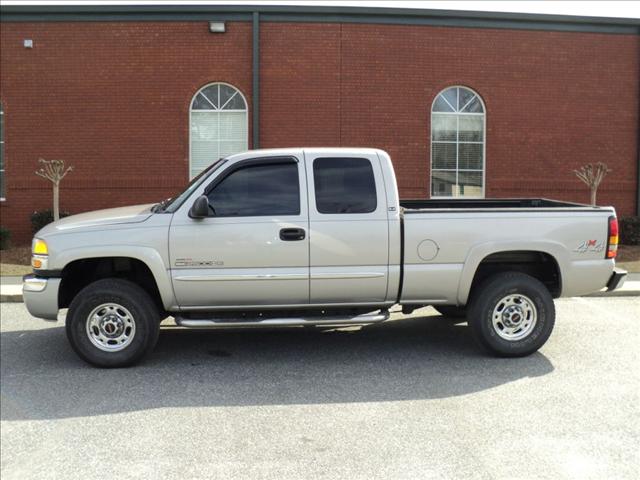 GMC Sierra 2005 photo 2