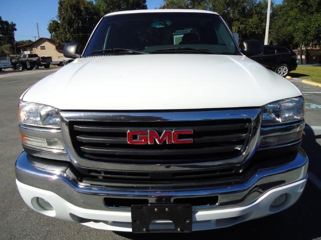 GMC Sierra 2005 photo 2