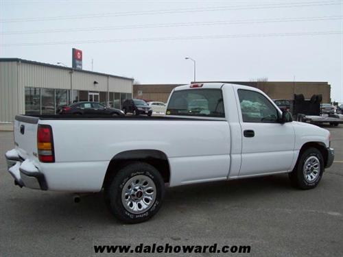 GMC Sierra 2005 photo 2