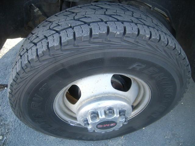 GMC Sierra 2005 photo 2