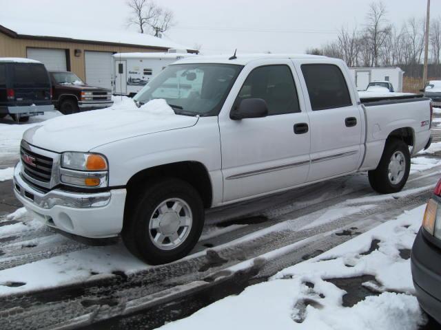 GMC Sierra 2005 photo 2
