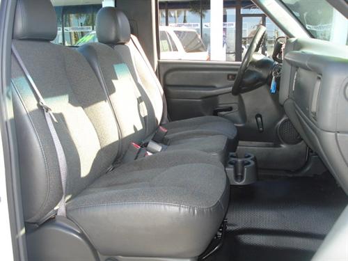 GMC Sierra 2005 photo 2