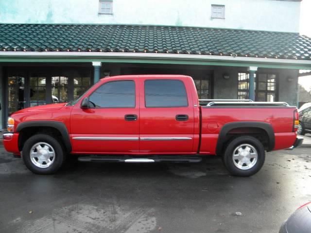 GMC Sierra 2005 photo 2