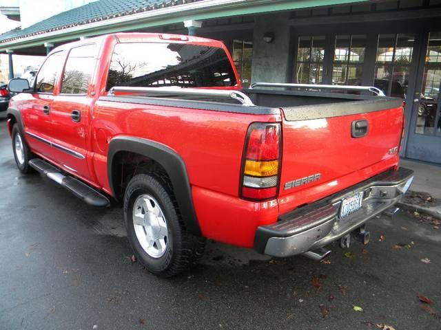 GMC Sierra 2005 photo 3