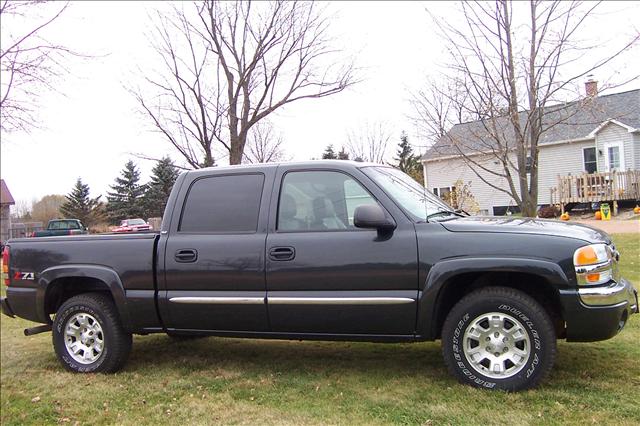 GMC Sierra 2005 photo 1
