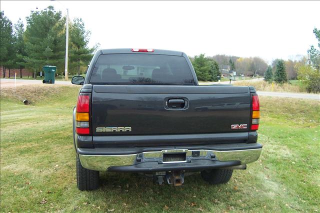 GMC Sierra 2005 photo 3