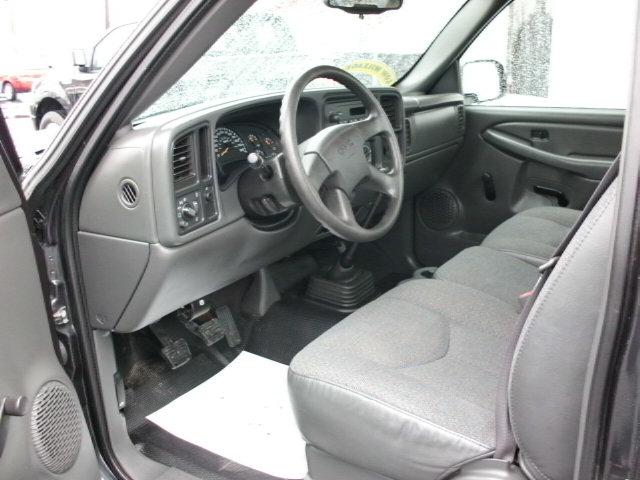 GMC Sierra 2005 photo 2
