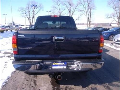 GMC Sierra 2005 photo 2