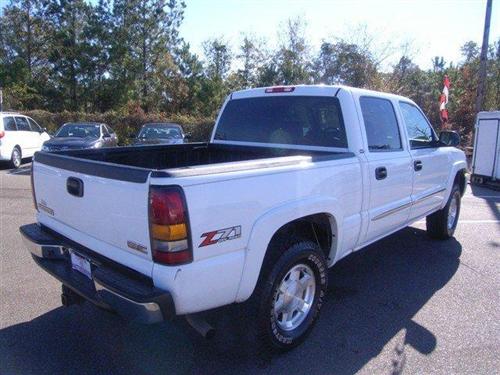 GMC Sierra 2005 photo 2