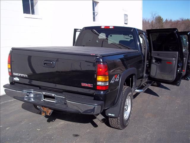 GMC Sierra 2005 photo 3