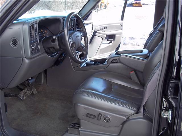 GMC Sierra 2005 photo 2