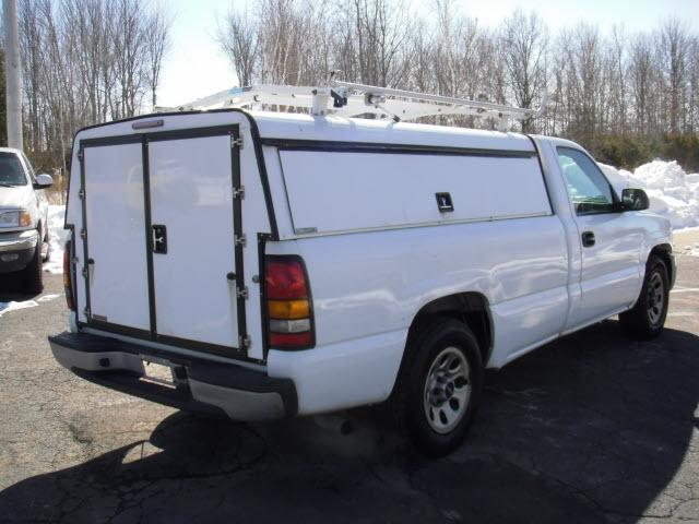 GMC Sierra 2005 photo 3