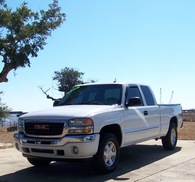 GMC Sierra 2005 photo 1