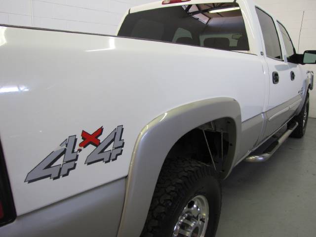 GMC Sierra 2005 photo 2
