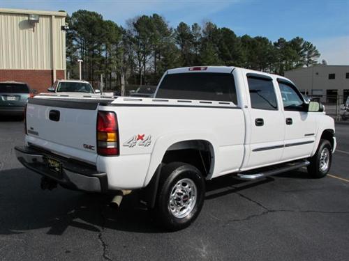 GMC Sierra 2005 photo 2