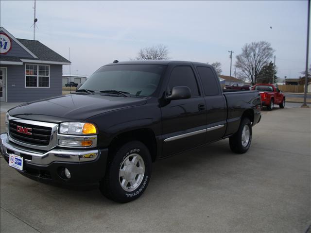 GMC Sierra 2005 photo 1