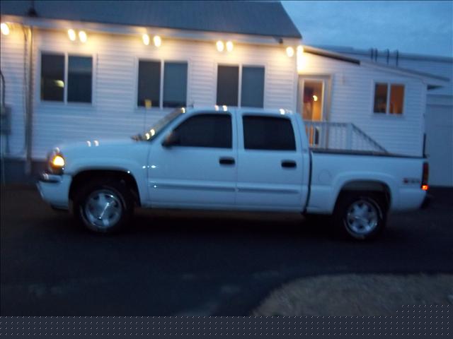 GMC Sierra 2005 photo 1