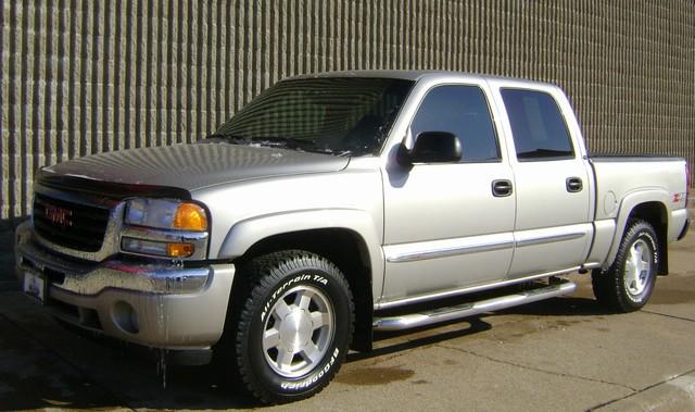 GMC Sierra 2005 photo 2