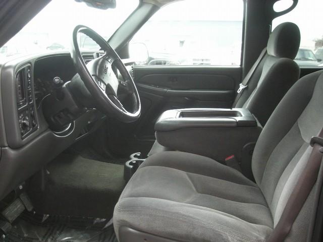 GMC Sierra 2005 photo 2