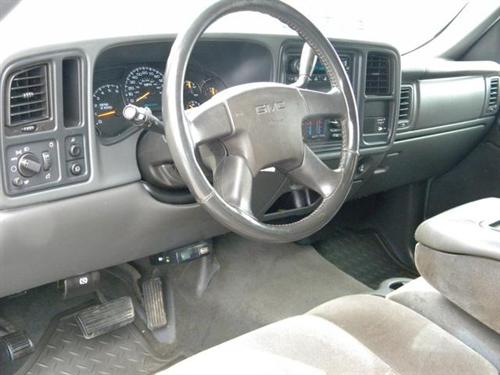 GMC Sierra 2005 photo 2
