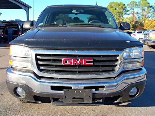GMC Sierra 2005 photo 2