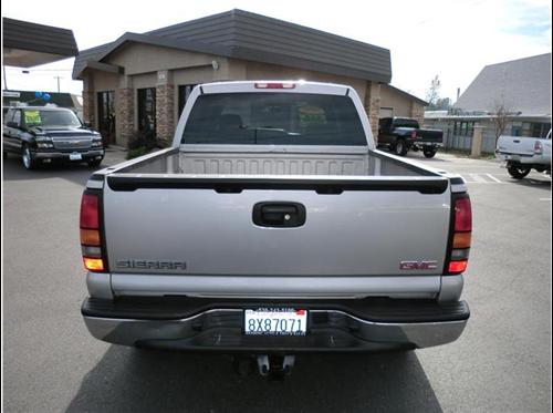 GMC Sierra 2005 photo 1