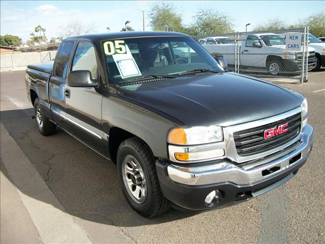 GMC Sierra 2005 photo 1