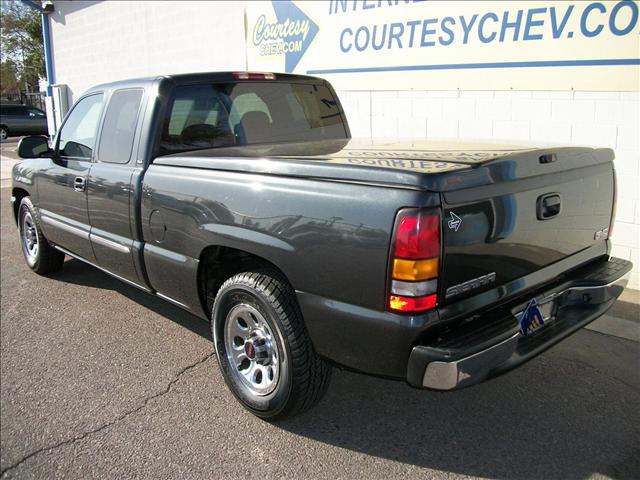 GMC Sierra 2005 photo 3