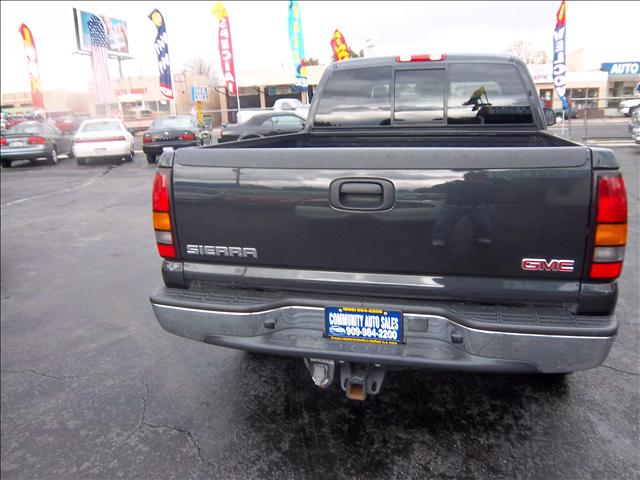 GMC Sierra 2005 photo 3
