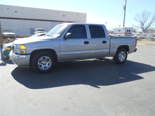 GMC Sierra 2005 photo 2