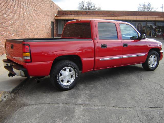GMC Sierra 2005 photo 1