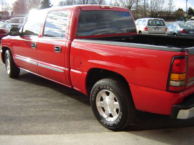 GMC Sierra 2005 photo 2
